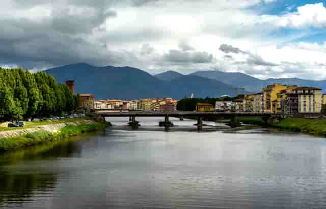 快时尚男装销售技巧(卖时尚男装的销售技巧用语)